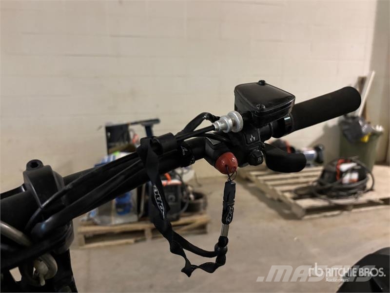 Widescape WS250 EFI Stand Up Snowmobile Snøscootere