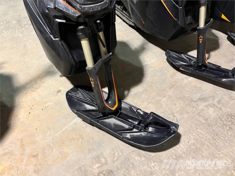 Widescape WS250 EFI Stand Up Snowmobile Snøscootere