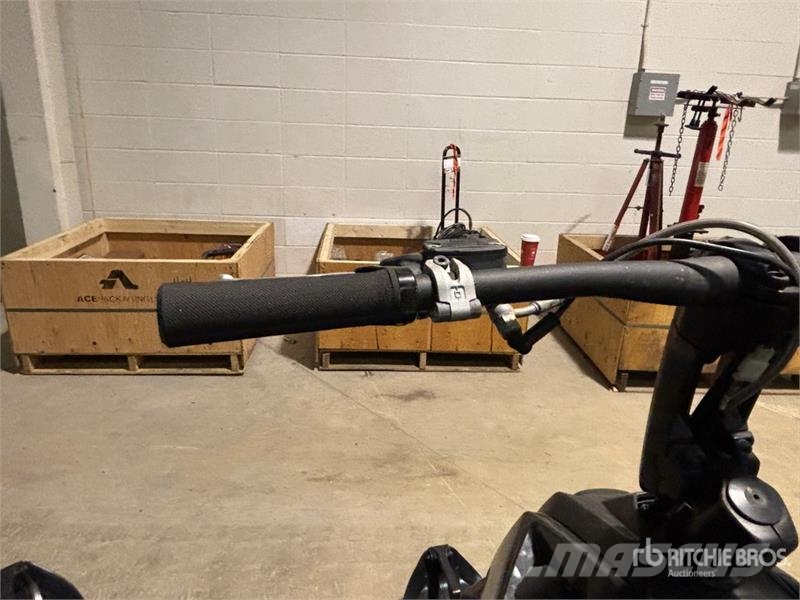 Widescape WS250 EFI Stand Up Snowmobile Snøscootere