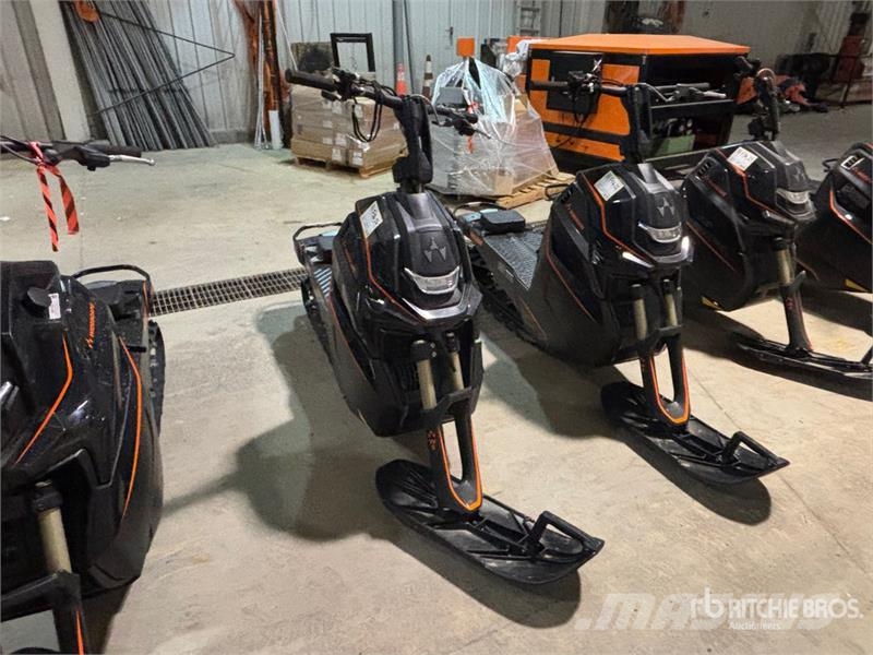 Widescape WS250 EFI Stand Up Snowmobile Moottorikelkat
