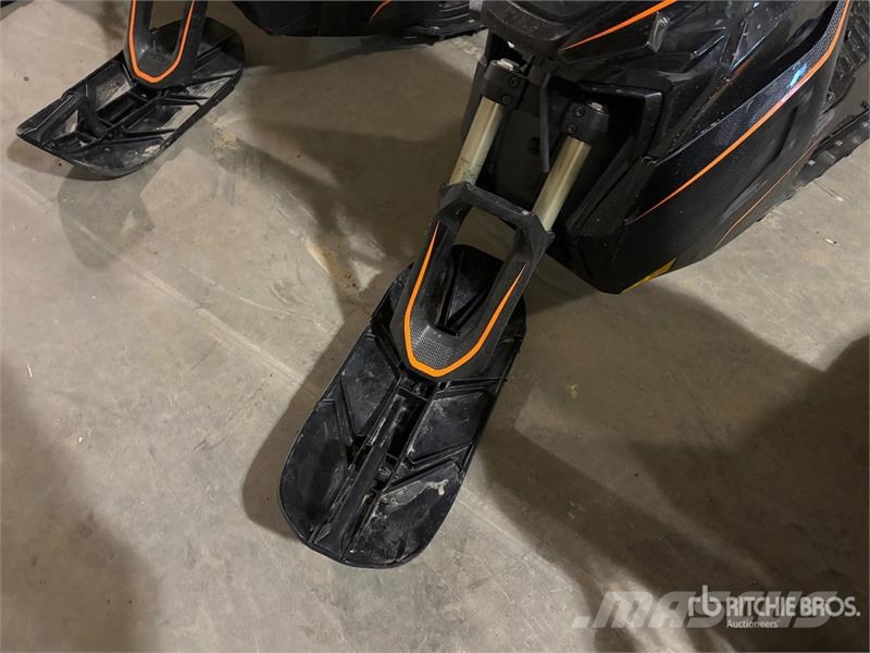 Widescape WS250 EFI Stand Up Snowmobile Snøscootere