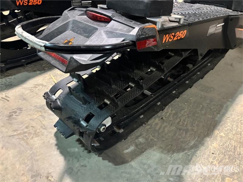 Widescape WS250 EFI Stand Up Snowmobile Moottorikelkat