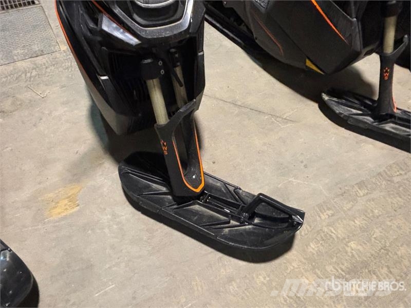Widescape WS250 EFI Stand Up Snowmobile Moottorikelkat