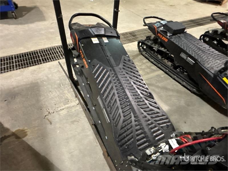  Widescape WS250 Snowmobile كاسحات الجليد