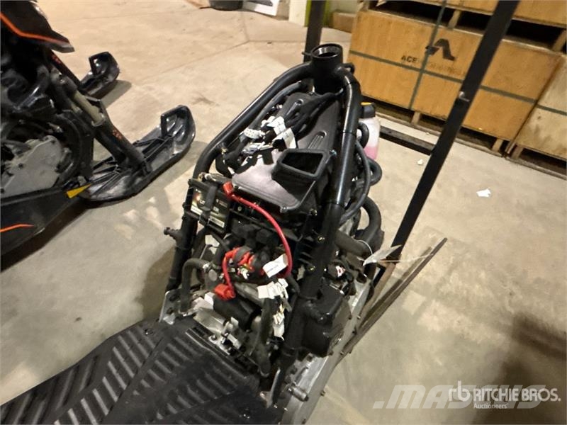  Widescape WS250 Snowmobile كاسحات الجليد