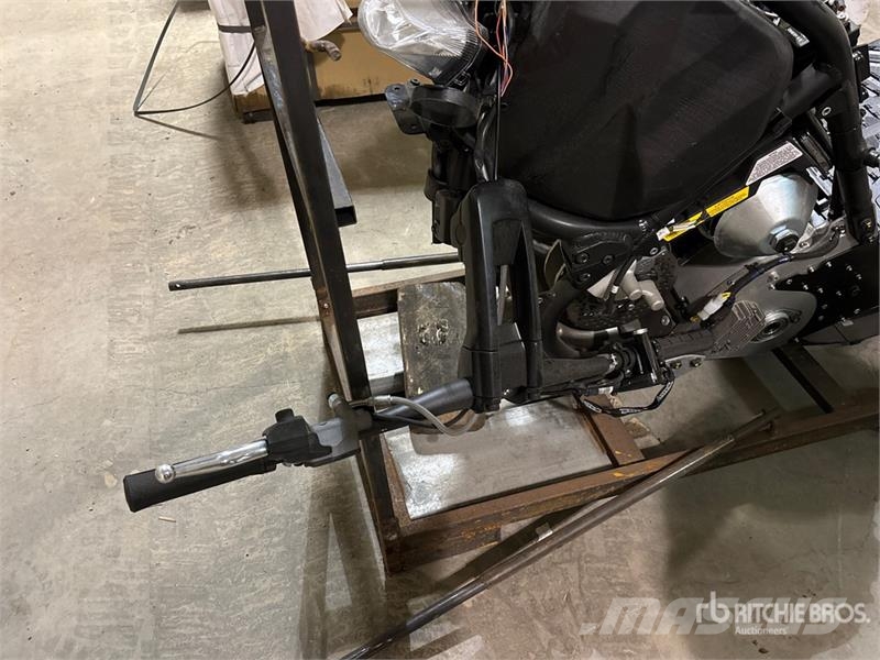  Widescape WS250 Snowmobile كاسحات الجليد