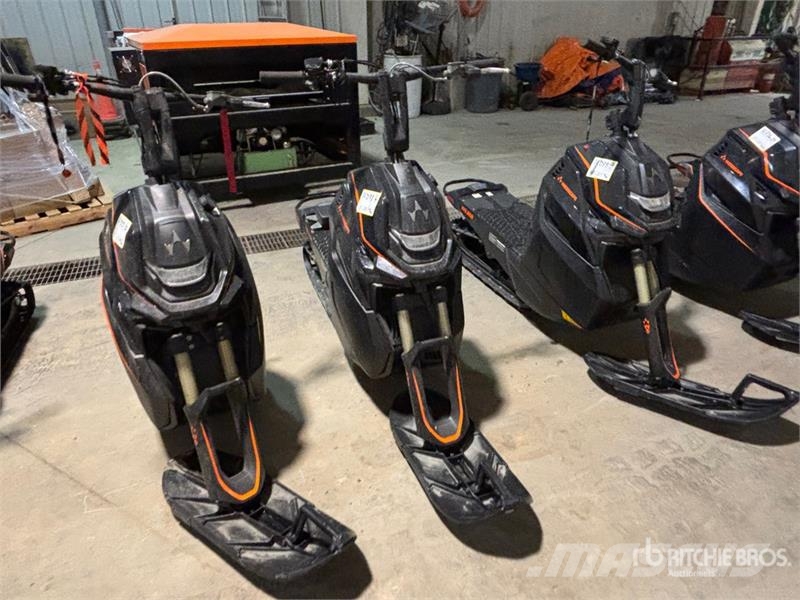  Widescape WS250 Stand Up Snowmobile Moottorikelkat
