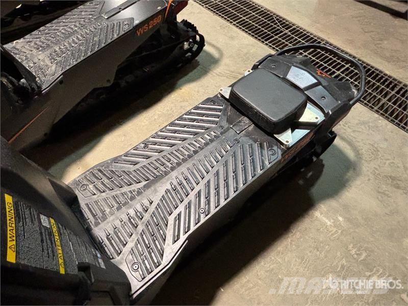  Widescape WS250 Stand Up Snowmobile Moottorikelkat