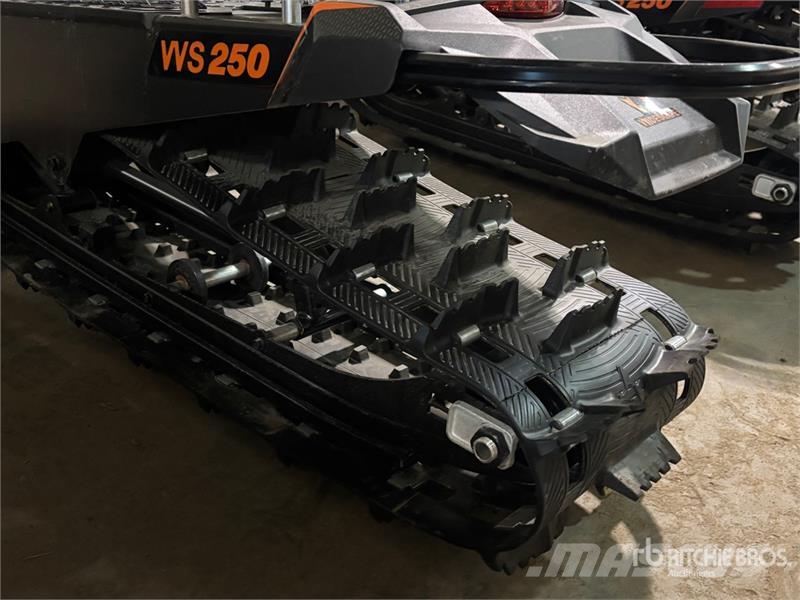  Widescape WS250 Stand Up Snowmobile Moottorikelkat