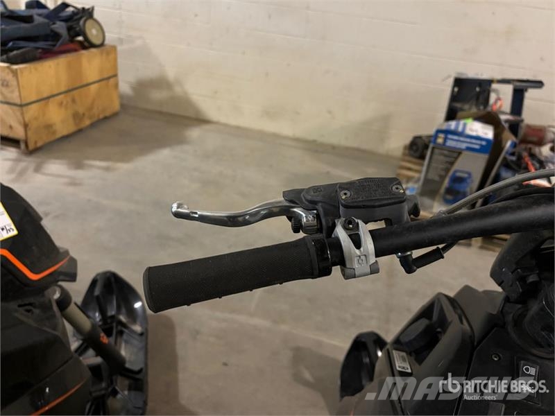 Widescape WS250 Stand Up Snowmobile Motoros szánok