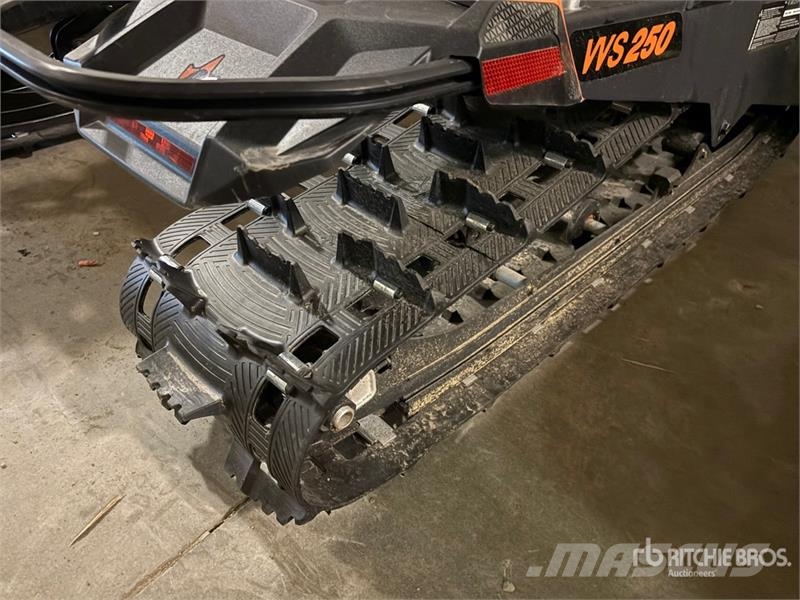  Widescape WS250 Stand Up Snowmobile Motoros szánok