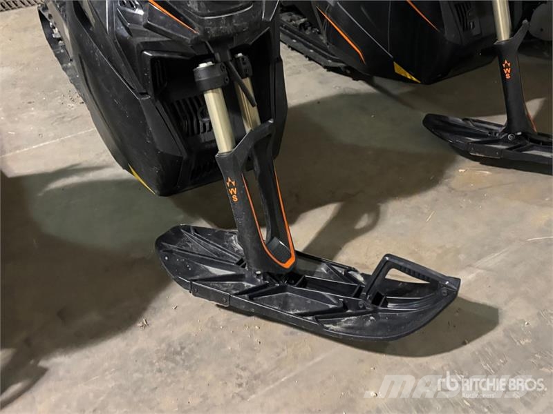  Widescape WS250 Stand Up Snowmobile Moottorikelkat