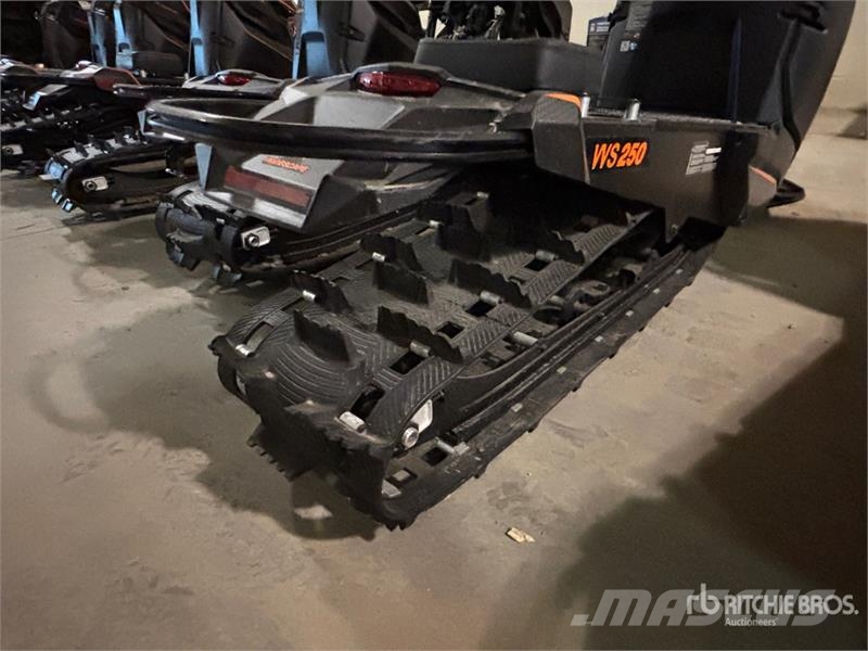  Widescape WS250 Stand Up Snowmobile Moottorikelkat
