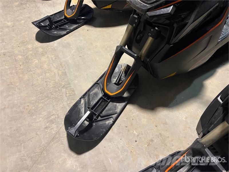 Widescape WS250 Stand Up Snowmobile Moottorikelkat