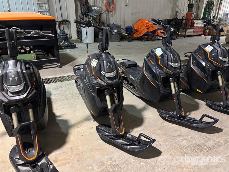 Widescape WS250 Stand Up Snowmobile Moottorikelkat