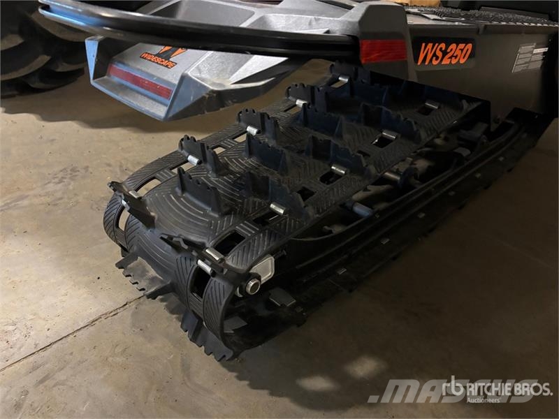Widescape WS250 Stand Up Snowmobile Motoros szánok