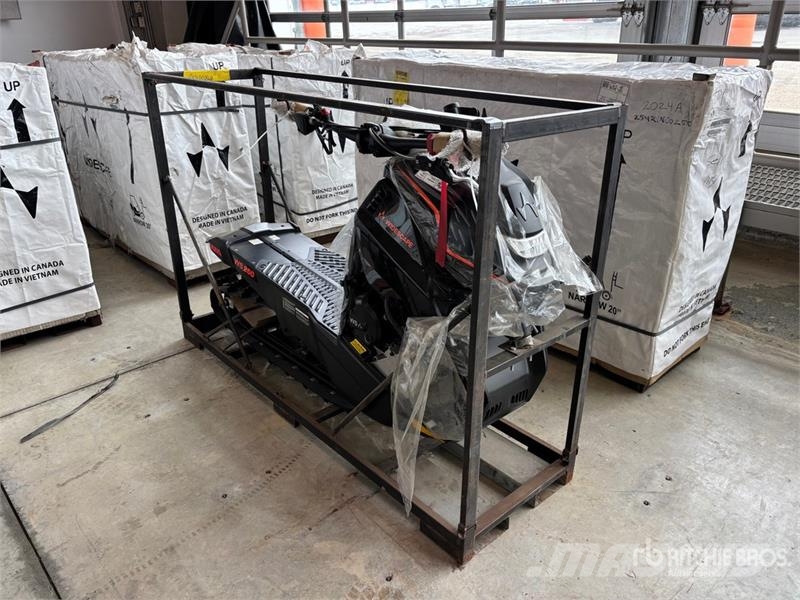Widescape WS250 Stand On Snowmobile Снігоходи