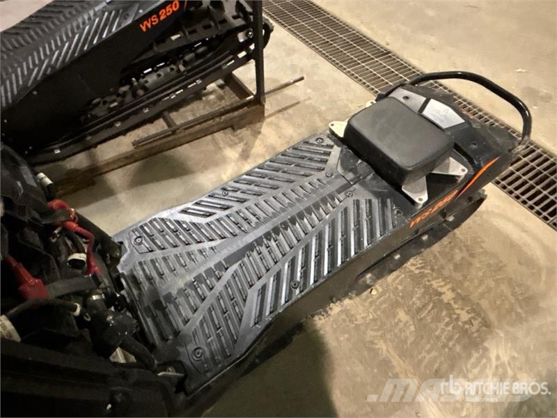  Widescape WS250 Stand Up Snowmobile كاسحات الجليد