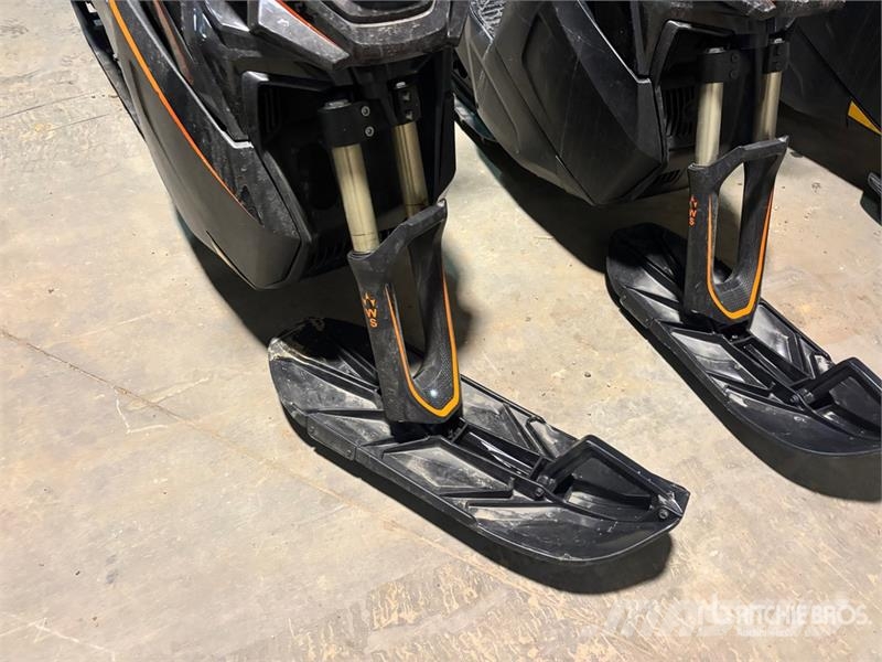 Widescape WS250 Stand Up Snowmobile Moottorikelkat