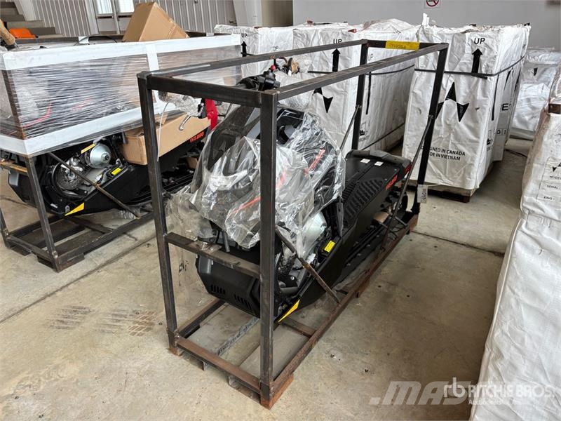 Widescape WS250 Stand On Snowmobile Снігоходи