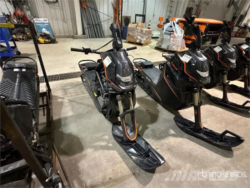  Widescape WS250 Stand Up Snowmobile كاسحات الجليد