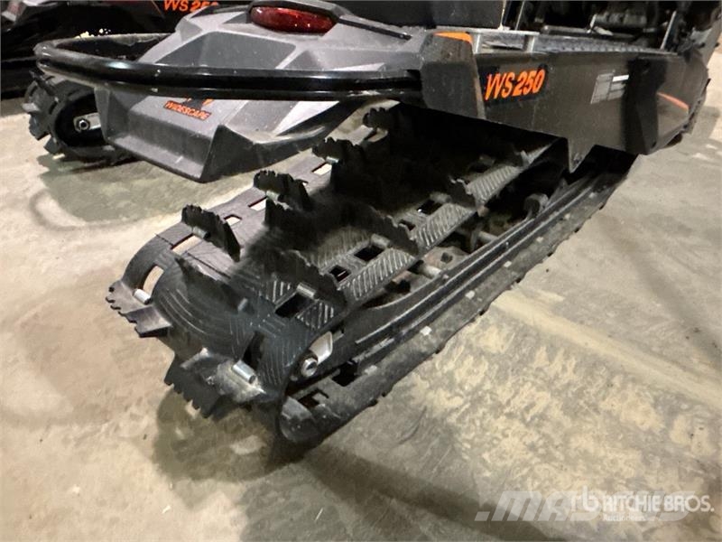  Widescape WS250 Stand Up Snowmobile كاسحات الجليد