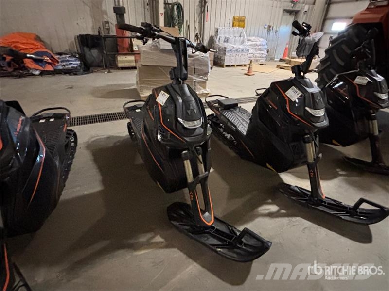 Widescape WS250 Stand Up Snowmobile Motoros szánok