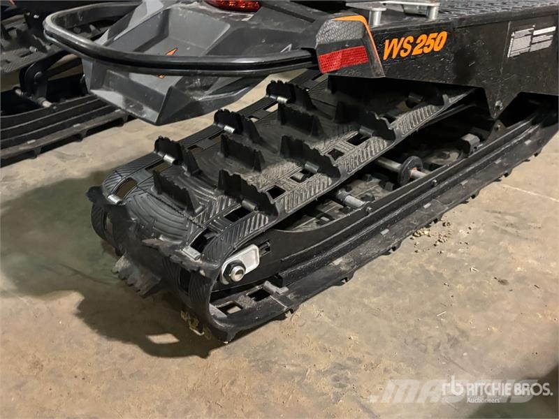  Widescape WS250 Stand Up Snowmobile Moottorikelkat