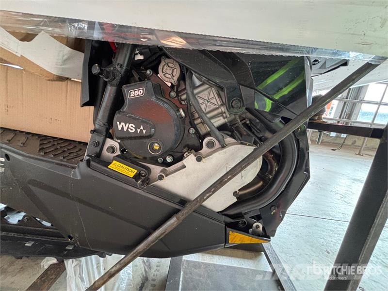 Widescape WS250 Stand On Snowmobile Снігоходи