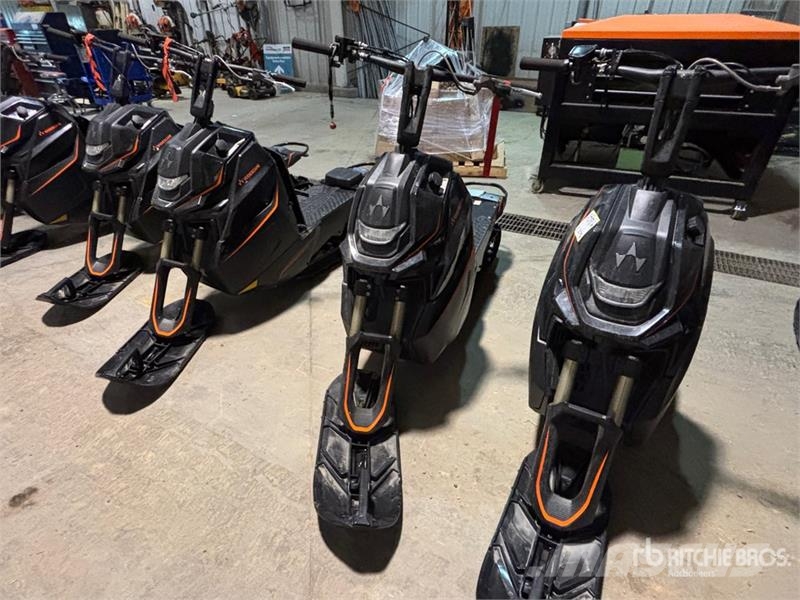 Widescape WS250 Stand Up Snowmobile Moottorikelkat
