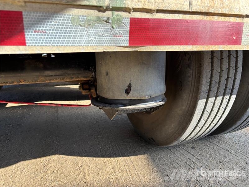 Wilson 32 ft Super B-Train Lead Flatbed Trailer Platformas/izkraušana no sāniem