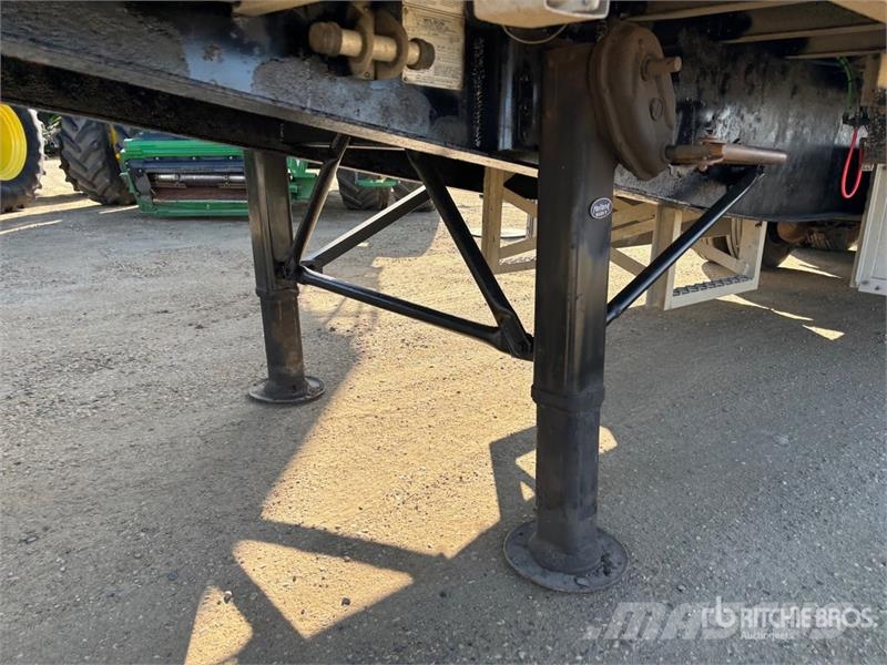 Wilson 32 ft Super B-Train Lead Flatbed Trailer Platformas/izkraušana no sāniem