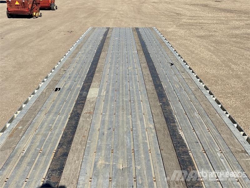 Wilson 48 ft T/A Flatbed Trailer Прицепы-платформы/боковая разгрузка