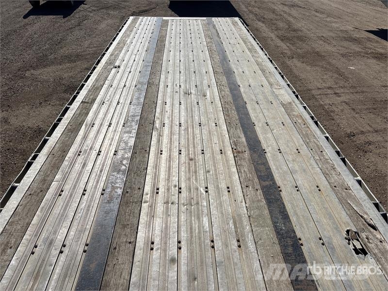 Wilson 48 ft T/A Flatbed Trailer Прицепы-платформы/боковая разгрузка