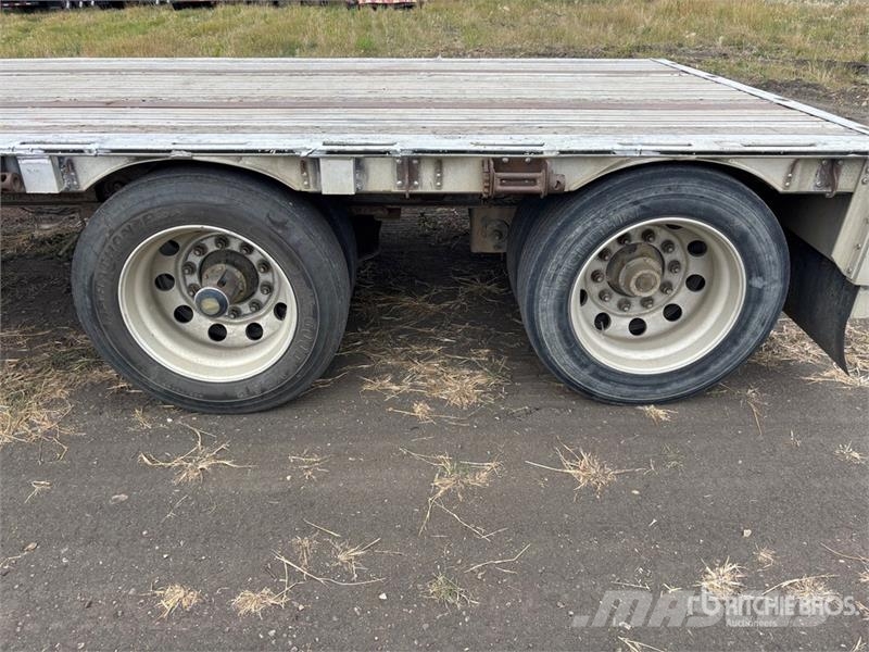 Wilson 48 ft T/A Spread Axle Step Deck Trailer Low loaders