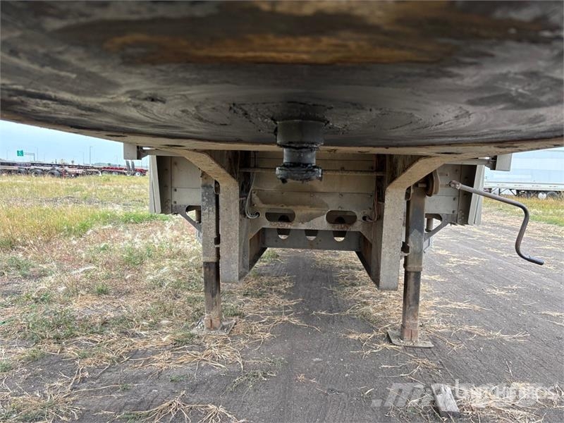 Wilson 48 ft T/A Spread Axle Step Deck Trailer Low loaders