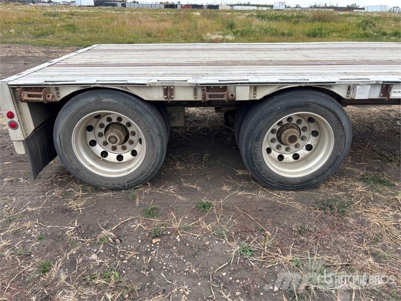 Wilson 48 ft T/A Spread Axle Step Deck Trailer Low loaders