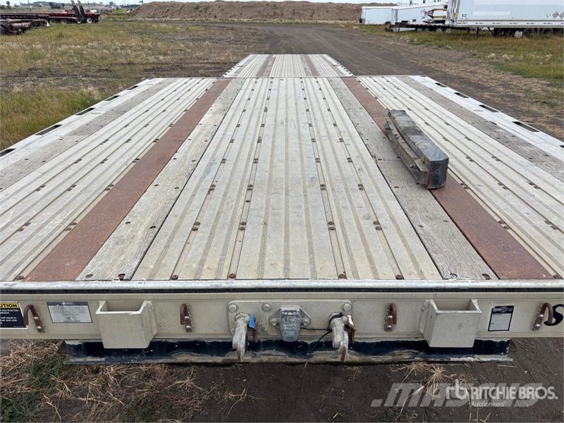 Wilson 48 ft T/A Spread Axle Step Deck Trailer Low loaders