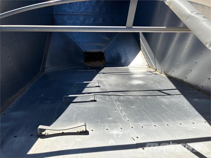 Wilson DWH-200C 40 ft T/A Grain Trailer Viljavaunut