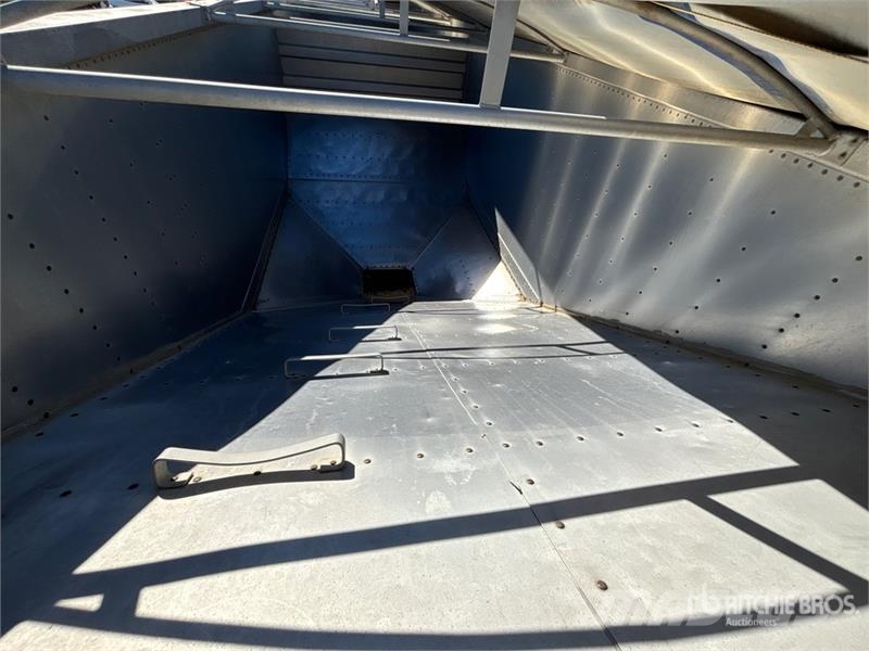 Wilson DWH-200C 40 ft T/A Grain Trailer Viljavaunut
