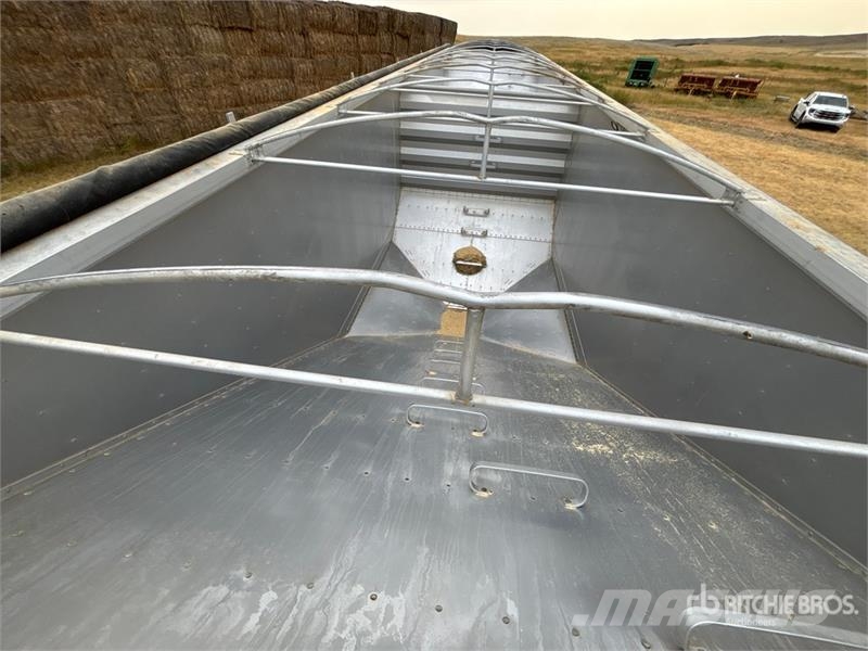 Wilson DWH-650B 45 ft Tri/A Grain Trailer Carros de trasladar grano