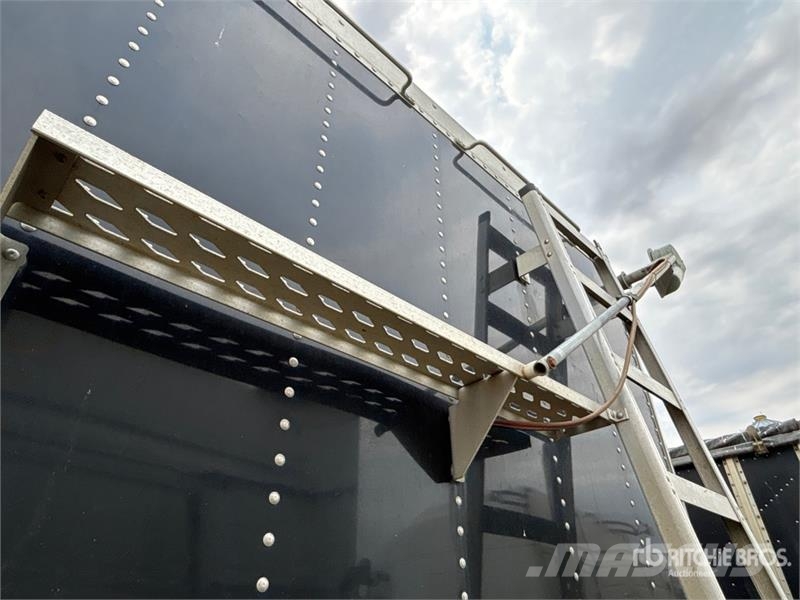 Wilson DWH-650B 45 ft Tri/A Grain Trailer Carros de trasladar grano