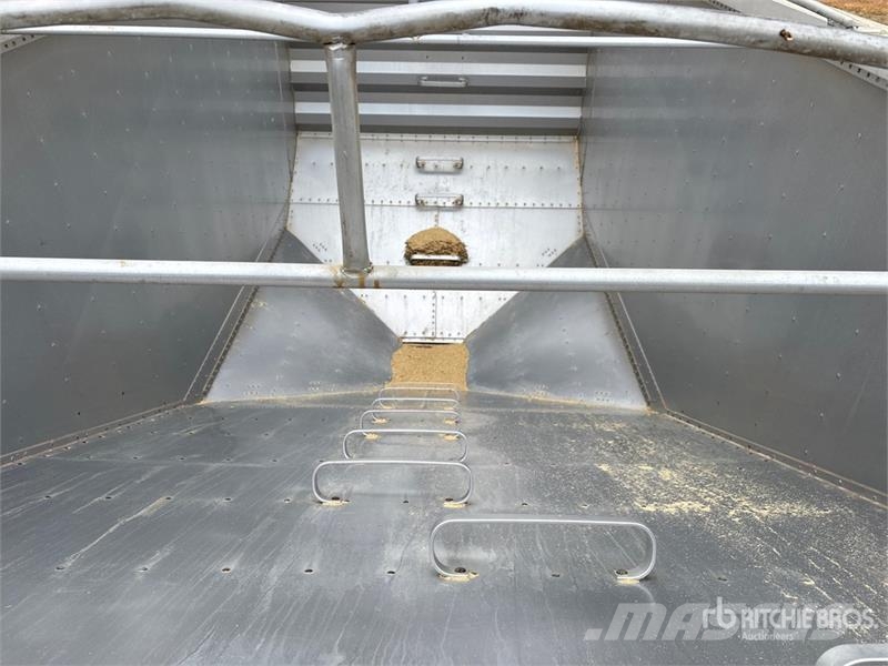 Wilson DWH-650B 45 ft Tri/A Grain Trailer Carros de trasladar grano