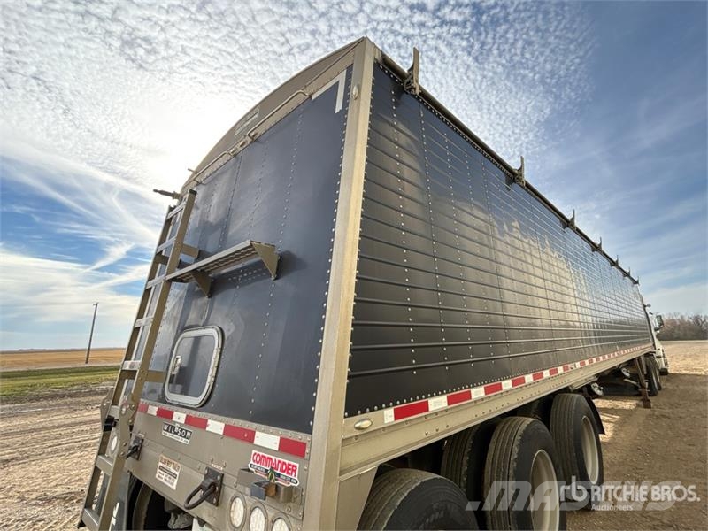 Wilson DWH550 CB 45 ft Tri/A Grain Trailer مقطورة حبوب
