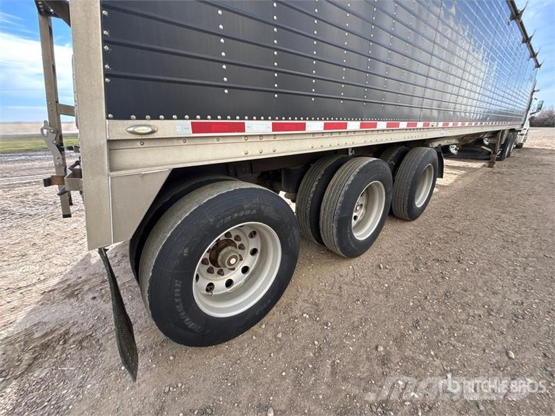 Wilson DWH550 CB 45 ft Tri/A Grain Trailer مقطورة حبوب