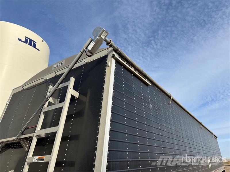 Wilson DWH550 CB 45 ft Tri/A Grain Trailer مقطورة حبوب