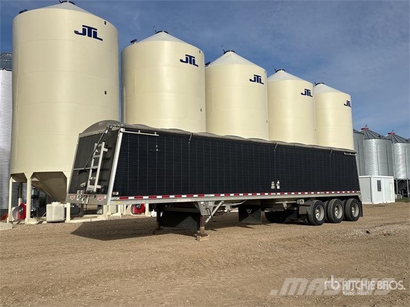 Wilson DWH550 CB 45 ft Tri/A Grain Trailer مقطورة حبوب