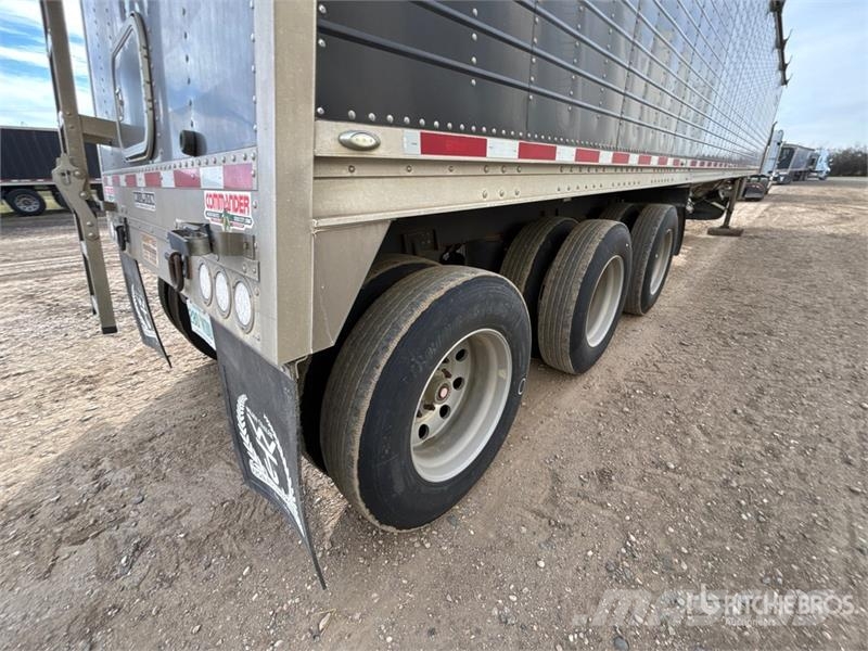 Wilson DWH550 CB 45 ft Tri/A Grain Trailer مقطورة حبوب