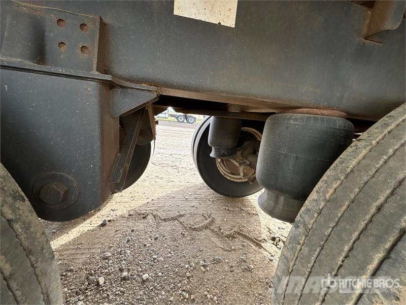 Wilson DWH550 CB 45 ft Tri/A Grain Trailer مقطورة حبوب