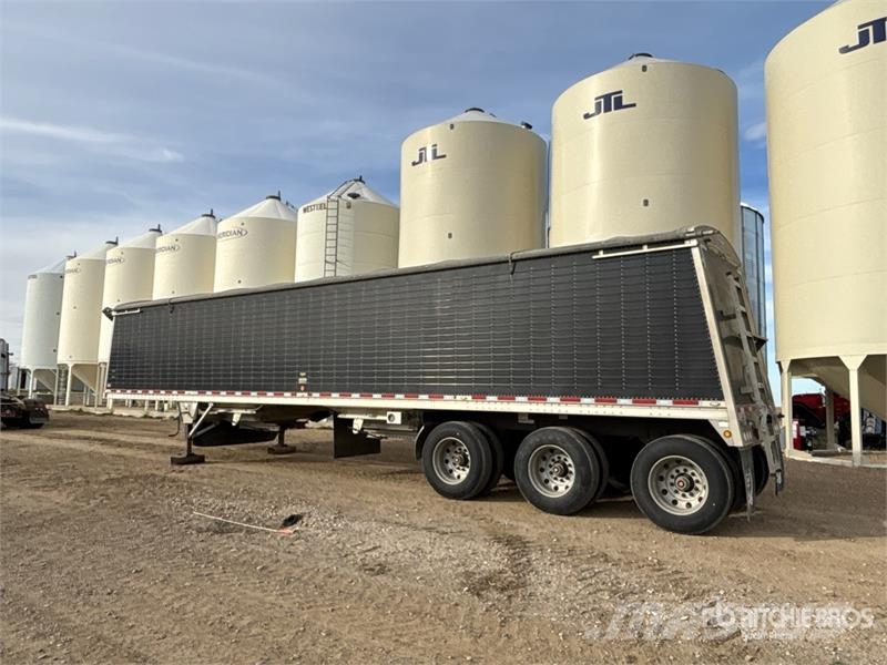 Wilson DWH550 CB 45 ft Tri/A Grain Trailer مقطورة حبوب